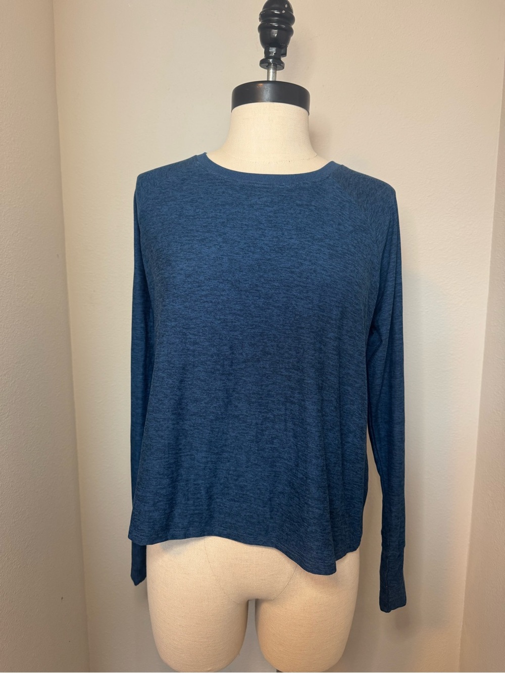 Beyond Yoga Featherweight Daydreamer Pullover in Nocturnal Navy